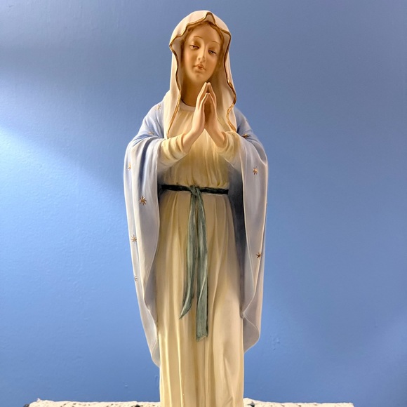 ✨ Blessed Virgin Mary by Veronese Design 🙏🏻 Holy Journey Religious Statue 🙏🏻 - Picture 8 of 16